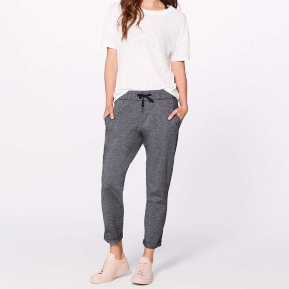 lululemon athletica Pants - NEW Lululemon On The Fly Pant *28" in  Heathered Black size 2